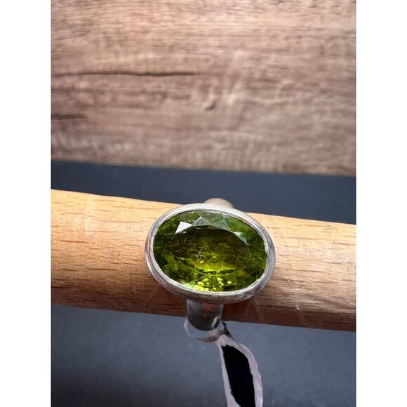 NEW size 7.5 oval cut peridot sterling silver ring 5.72 grams - Picture 10 of 16